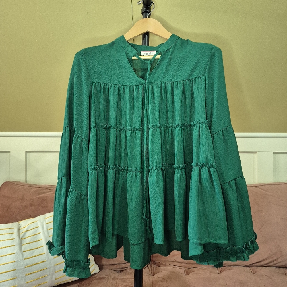 ANDREE BY UNIT Emerald Green Ruffle Blouse